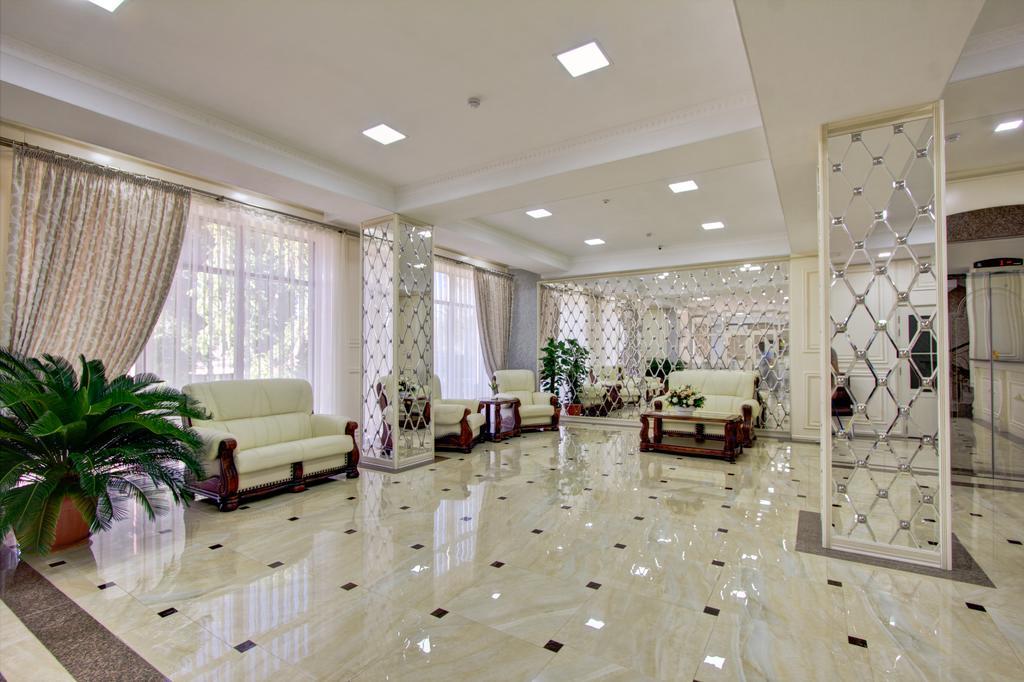 Discovery Hotel Bishkek Exterior foto